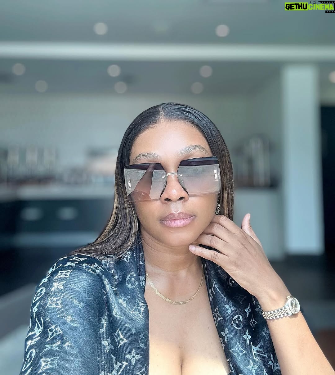 Tana Adelana - 39.5K Likes - Happy new month lovers!!!!!