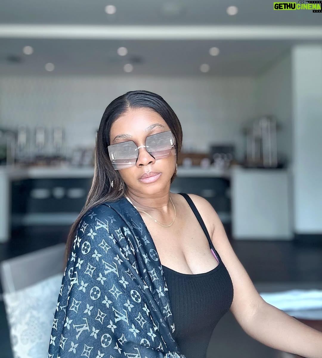 Tana Adelana - 39.5K Likes - Happy new month lovers!!!!!