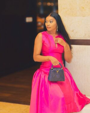 Tana Adelana Instagram - Rooted in strength, blossoming through growth and embracing self love..🩷

 #Achalugo #1

@mcstellfashiongallery 
@pelo_raw_humanhair