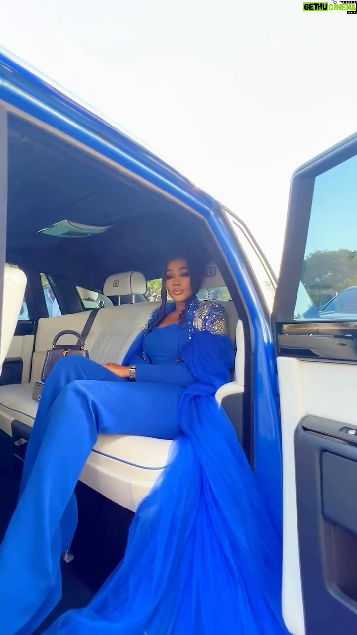 Tana Adelana - 50.6K Likes - BIG FISH! ACHALUGO NKE MBU aburo guy name!
As shot by @_mandelazz
Styled by @medlinboss
Make up @peaceibadin_mua
@iam_kcee ās BIG FISH VISUALS DROPS TOMORROW!