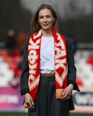 Tatiana Babenkova Instagram - Символический удар перед субботним дерби нанесла потрясающая актриса и болельщица «Спартака» Татьяна Бабенкова 😍

Спасибо за визит и поддержку! Ждём вас в Сокольниках снова! ❤️🤍