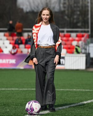 Tatiana Babenkova Instagram - Символический удар перед субботним дерби нанесла потрясающая актриса и болельщица «Спартака» Татьяна Бабенкова 😍

Спасибо за визит и поддержку! Ждём вас в Сокольниках снова! ❤️🤍