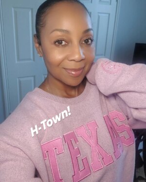 Terry Ellis Instagram - Proud Southern Gal!
#envoguemusic 
#cowgirlsandcowboys🤠🐎
#country girl
#homeofthelivestockrodeo
#dontmesswithtexas