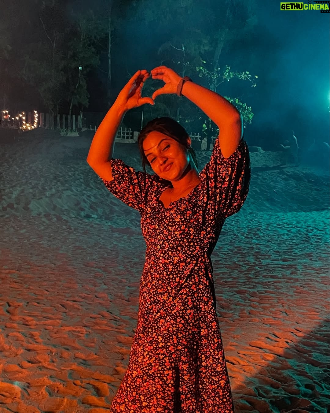 Thanviya Naik - 8.5K Likes - Sandy toesšļø, salty breezešØ, vitamin seaš and endless blissšø
#thanvibalraj
#thanviyanaik
#thanviya
#artist
#actress
#instagram
#instamood
#beach
#beachbody
#trending
#explore
#viral
#cute
#crush
#sky