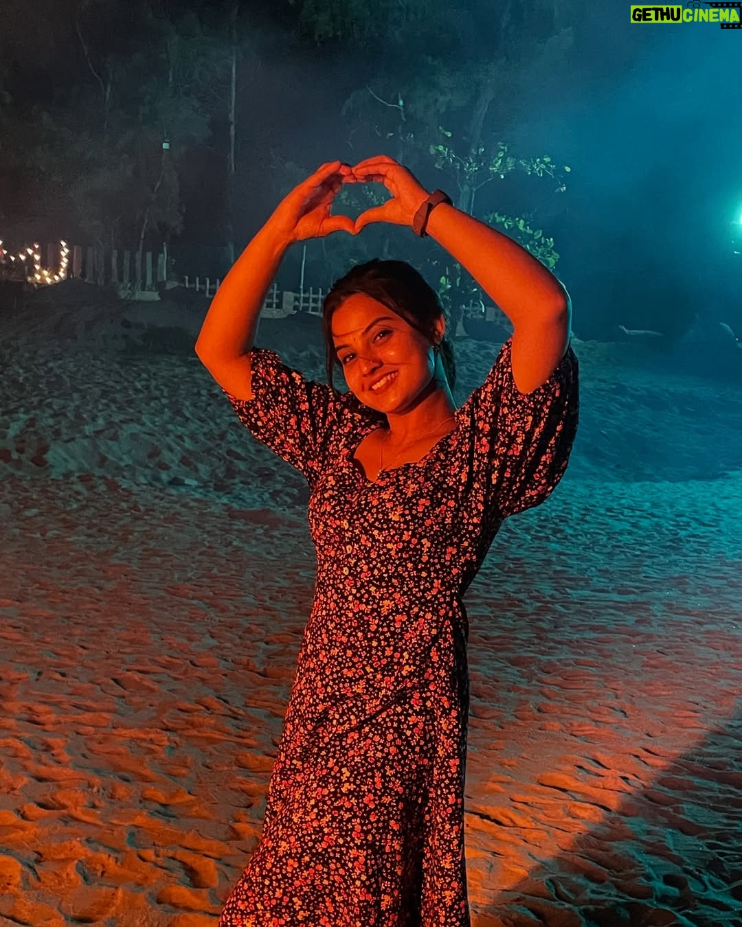 Thanviya Naik - 8.5K Likes - Sandy toesšļø, salty breezešØ, vitamin seaš and endless blissšø
#thanvibalraj
#thanviyanaik
#thanviya
#artist
#actress
#instagram
#instamood
#beach
#beachbody
#trending
#explore
#viral
#cute
#crush
#sky