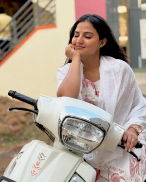 Thanviya Naik Instagram - 🌸

📸 @_r_o_h_i_t_h_00 

#thanvibalraj 
#actress 
#artist 
#universe 
#gratitude 
#instagood 
#instagram 
#explore 
#trending 
#viral 
#beingstrong 
#women 
#strongwomen 
#thankyou