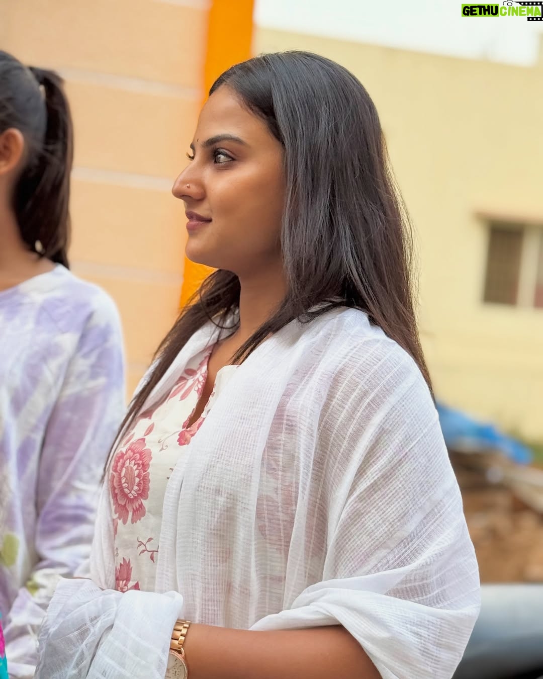 Thanviya Naik - 5.2K Likes - šø
šø @_r_o_h_i_t_h_00
#thanvibalraj
#actress
#artist
#universe
#gratitude
#instagood
#instagram
#explore
#trending
#viral
#beingstrong
#women
#strongwomen
#thankyou