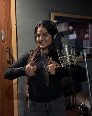 Thanviya Naik Instagram - Dubbing done rt.🎙️🎧♥️

#1stloveguru 
#dubbing 
#movie 
#universe 
#gratitude 
#thanvibalraj 
#artist 
#actress 
#instagood 
#instagram 
#cute 
#crush
