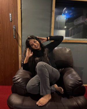 Thanviya Naik Instagram - Dubbing done rt.🎙️🎧♥️

#1stloveguru 
#dubbing 
#movie 
#universe 
#gratitude 
#thanvibalraj 
#artist 
#actress 
#instagood 
#instagram 
#cute 
#crush