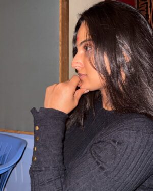 Thanviya Naik Instagram - Dubbing done rt.🎙️🎧♥️

#1stloveguru 
#dubbing 
#movie 
#universe 
#gratitude 
#thanvibalraj 
#artist 
#actress 
#instagood 
#instagram 
#cute 
#crush