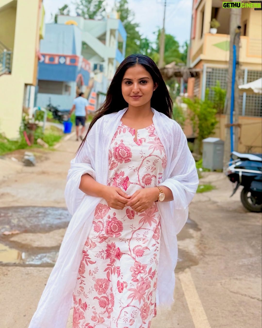 Thanviya Naik - 1.1K Likes - šø
#thanvibalraj
#artist