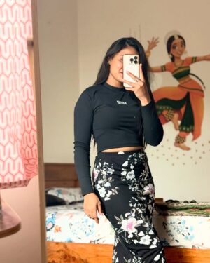 Thanviya Naik Instagram - You.. you are my high🌸

#thanvibalraj 
#style 
#fashion 
#trending 
#instamood 
#instagram 
#women 
#confident 
#independent 
#feminist 
#bosslady