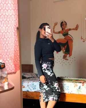 Thanviya Naik Instagram - You.. you are my high🌸

#thanvibalraj 
#style 
#fashion 
#trending 
#instamood 
#instagram 
#women 
#confident 
#independent 
#feminist 
#bosslady