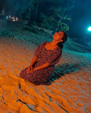 Thanviya Naik Instagram - Sandy toes🏝️, salty breeze💨, vitamin sea🌊 and endless bliss🌸

#thanvibalraj 
#thanviyanaik 
#thanviya 
#artist 
#actress 
#instagram 
#instamood 
#beach 
#beachbody 
#trending 
#explore 
#viral 
#cute 
#crush 
#sky
