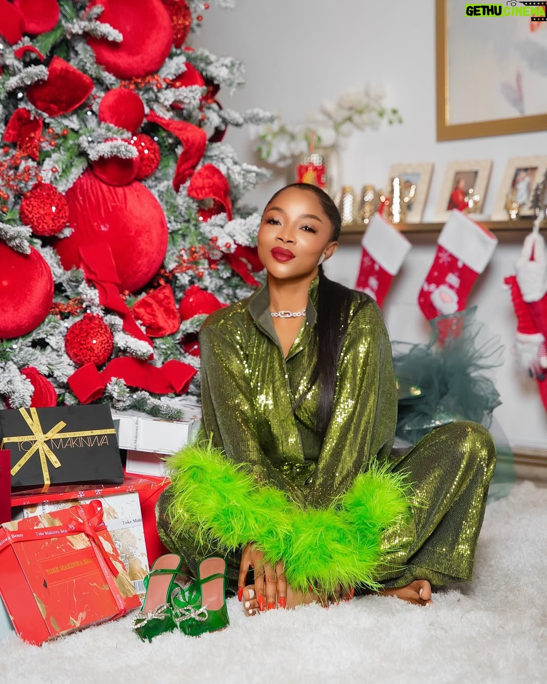 Toke Makinwa - 89.6K Likes - Happy birthday sweet Jesus…..❤️🎄💥
Christmas 2024 is filled with LOVE, new Beginnings and immense Gratitude for me, still can’t find the words but it’s magical 🎄.
I made it to the good list and Santa came bearing gifts…❤️
I hope your homes are visited with the real reason for the season. LOVE.
I love you all,
Merry Crimbo 🎄
Sequined Pj set - @matopeda.atelier
💎 - @akano_diamonds
@tokemakinwabeauty @tokemakinwaluxury