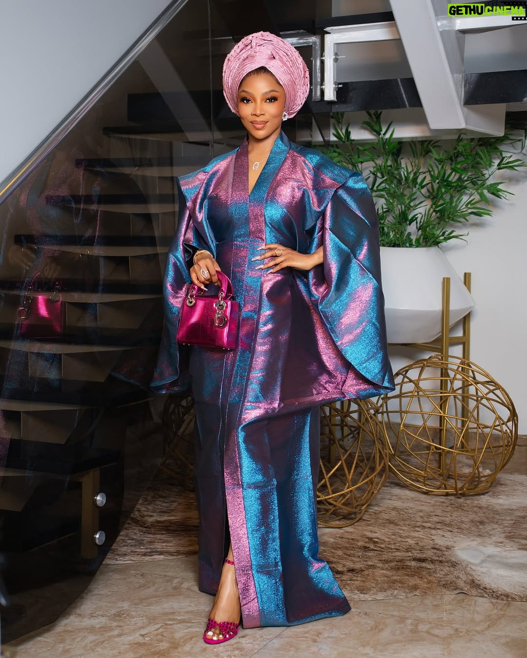 Toke Makinwa - 66.9K Likes - Is Faaji Friday still a thing????? Peep my mother’s daughters..
📸 - @bangraphy