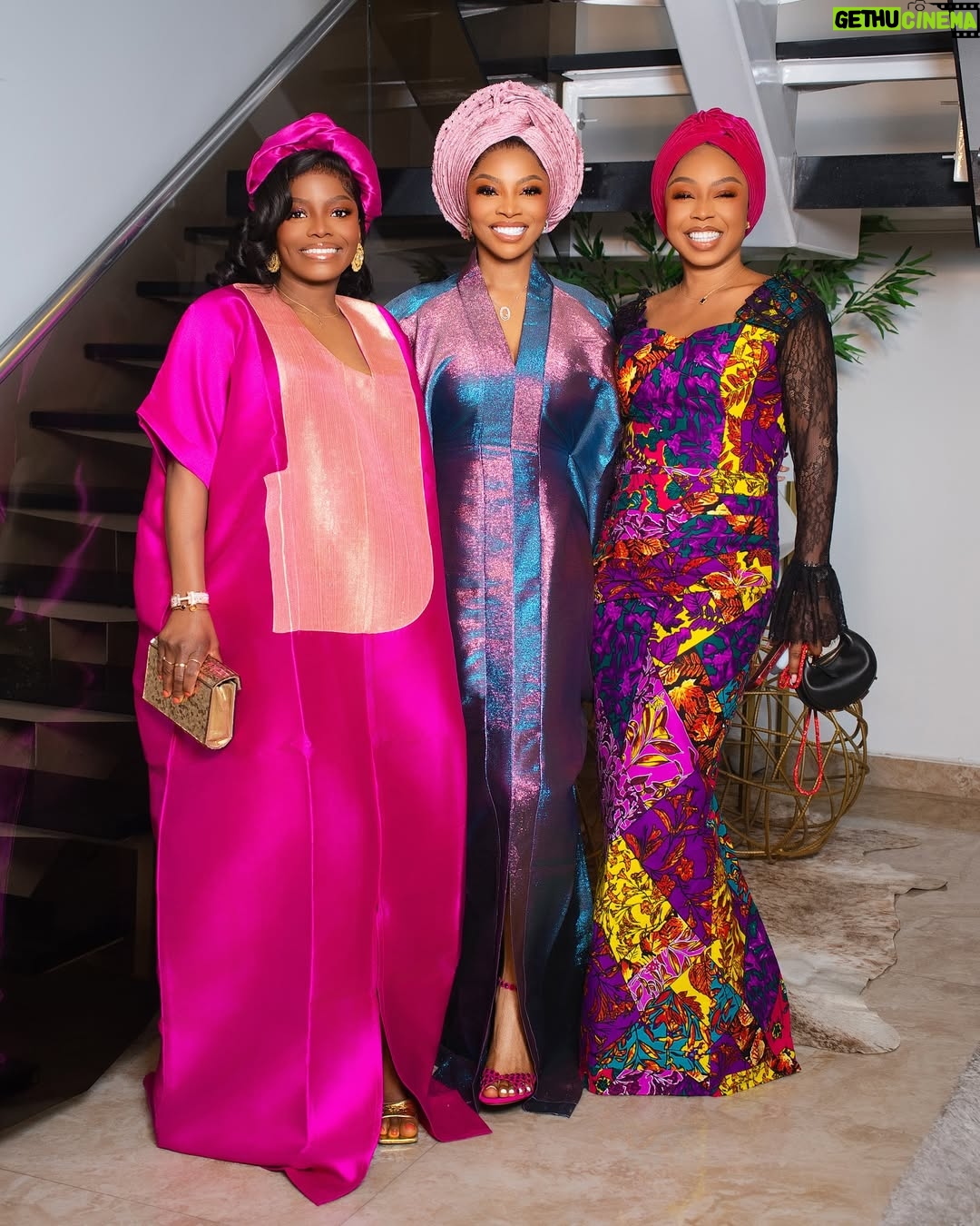 Toke Makinwa - 66.9K Likes - Is Faaji Friday still a thing????? Peep my mother’s daughters..
📸 - @bangraphy