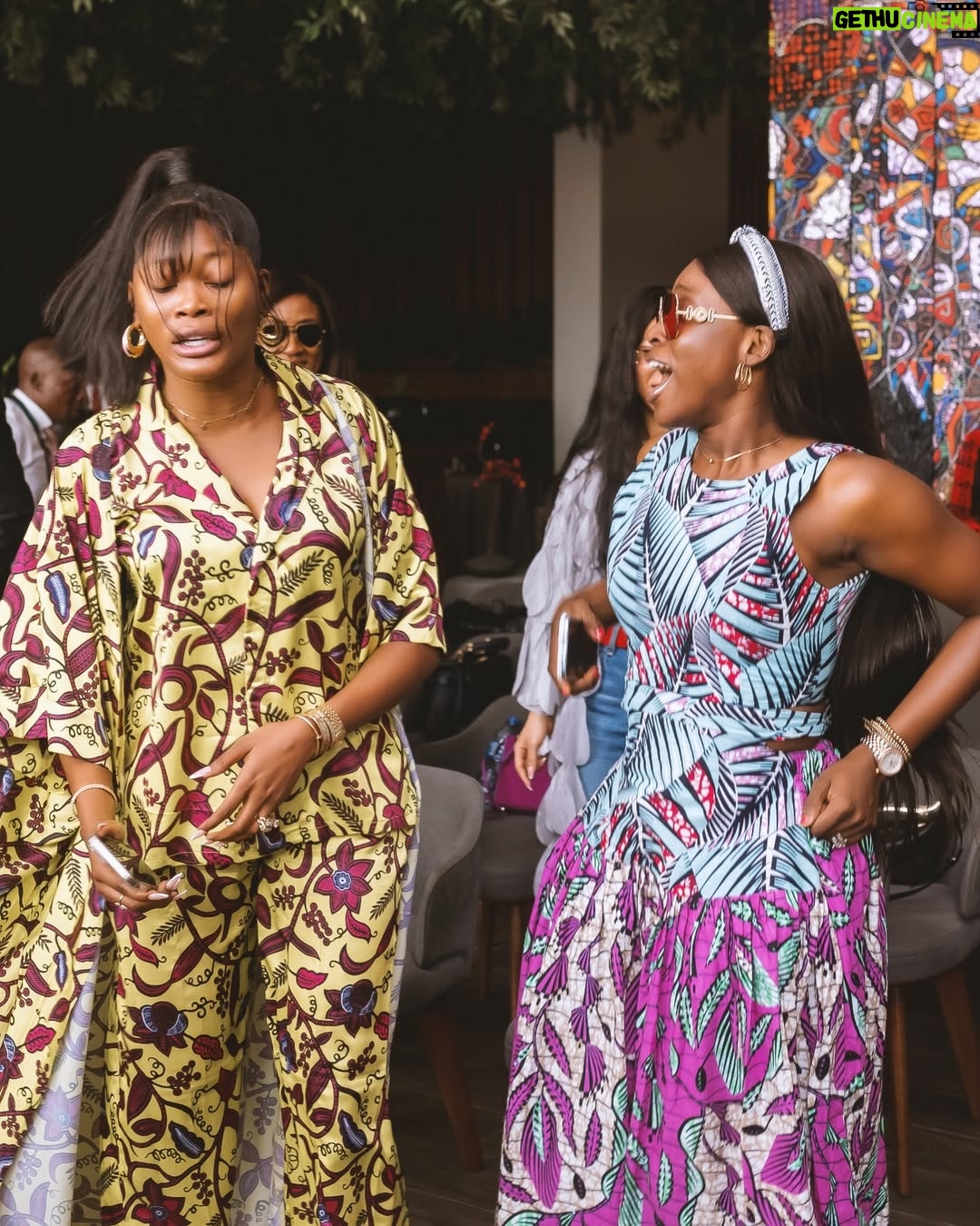 Toke Makinwa - 107.8K Likes - Ending the year with immense GRATITUDE….. 🙏
I decided to throw a praise breakfast with a small group of friends.
2024, the “no Gree for anybody year”. Funny, even the devil heard us all so loud and decided not to gree for us but we serve a living GOD.
It was a GOOD year because God is good. I have chosen to only call 2024 GOOD. Everything with God is good and regardless of how life was lifing, God was Godding too and where there was a casting down, our heads were lifted high, Sooo high.
Thank you for saving us, thank you for keeping every single promise, I tore up my prayer requests at some point in this same year but ABBA you heard it all and kept every single promise to me.
Thank you for not seeing me like the world sees me, thank you for not judging me. I have brought your children together cos my own KPI is to know God and let the world he has given me experience him so this is how we go into 2025.
Dear God, I’m committing these ones in your hands, as we decided to praise you, pls keep us all in 2025 cos we coming back bigger and louder till the kingdom of hell is totally destroyed.
My biggest lesson this year was to discover you in a deeper and more intimate way, you found me broken, lost and hurt and you put me back together. Like a stallion, you gave me freedom, you taught me courage and gave me strength.
Thank you for the best Christmas gift you’ve given me, I’m still so numb and can’t find the words yet but Eyin le seyi oooo.
The world will see and know that you love me.
Thank you @mojihwusu for coming on board, I love how much you love God.
Cc @adeyinkaalaseyori brought down the house.
@obioraobiwon took us to a deep worship session too.
📸 - @frankugahphotography
We had a beautiful breakfast after st @ebonylifeplace
Tag your fav