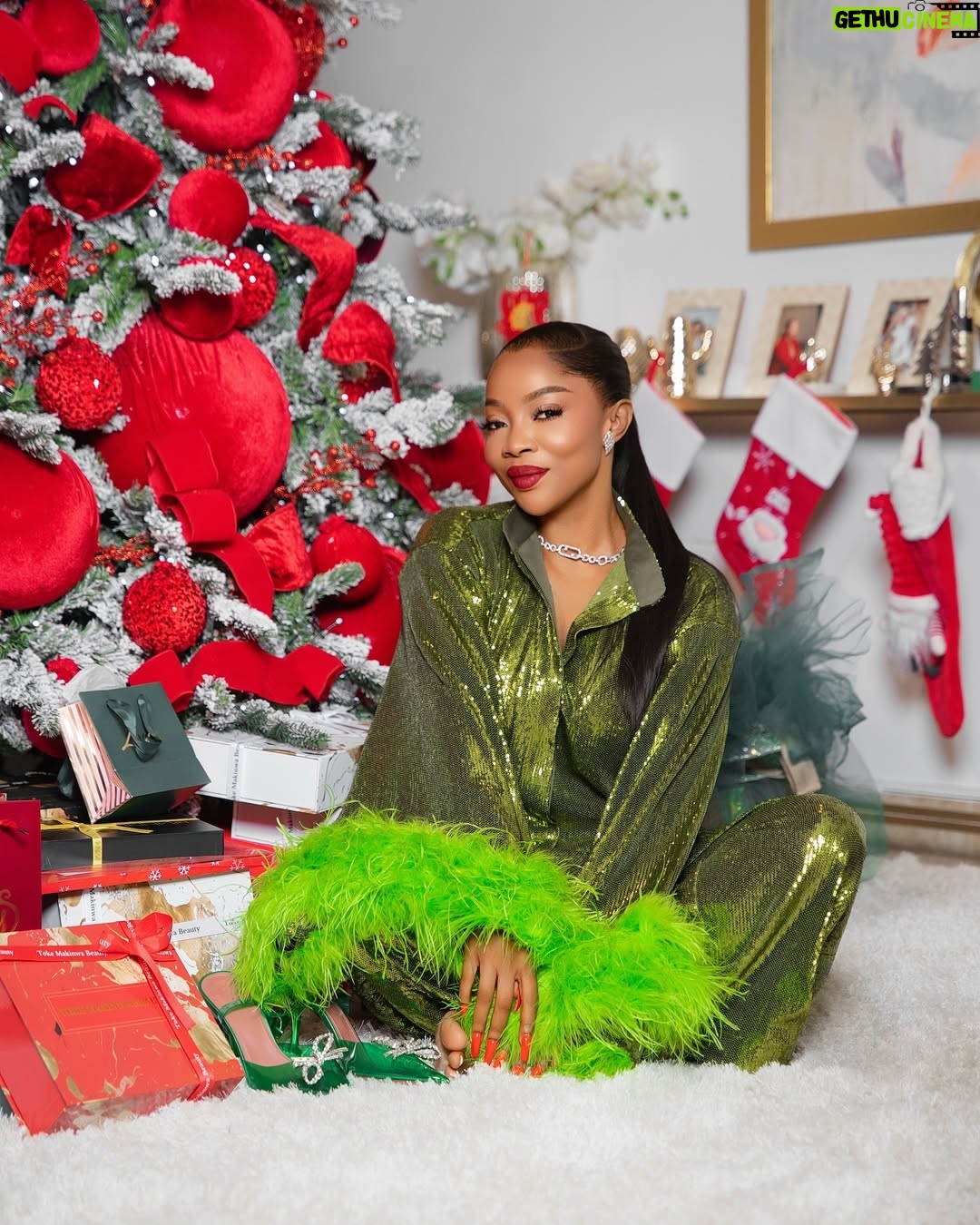 Toke Makinwa - 89.6K Likes - Happy birthday sweet Jesus…..❤️🎄💥
Christmas 2024 is filled with LOVE, new Beginnings and immense Gratitude for me, still can’t find the words but it’s magical 🎄.
I made it to the good list and Santa came bearing gifts…❤️
I hope your homes are visited with the real reason for the season. LOVE.
I love you all,
Merry Crimbo 🎄
Sequined Pj set - @matopeda.atelier
💎 - @akano_diamonds
@tokemakinwabeauty @tokemakinwaluxury