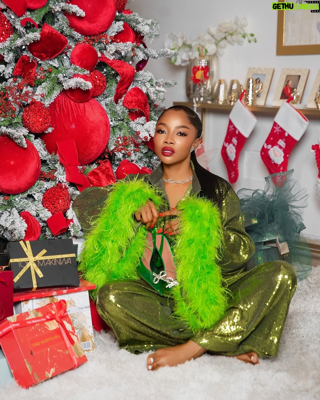 Toke Makinwa - 89.6K Likes - Happy birthday sweet Jesus…..❤️🎄💥
Christmas 2024 is filled with LOVE, new Beginnings and immense Gratitude for me, still can’t find the words but it’s magical 🎄.
I made it to the good list and Santa came bearing gifts…❤️
I hope your homes are visited with the real reason for the season. LOVE.
I love you all,
Merry Crimbo 🎄
Sequined Pj set - @matopeda.atelier
💎 - @akano_diamonds
@tokemakinwabeauty @tokemakinwaluxury