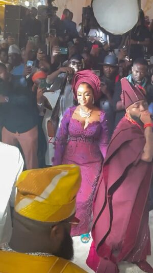 Tonto Dikeh Instagram - @davido performs Ogechi remix for his wife 😍❤️ @thechefchi 

#chivido #chivido24 #chivido2024