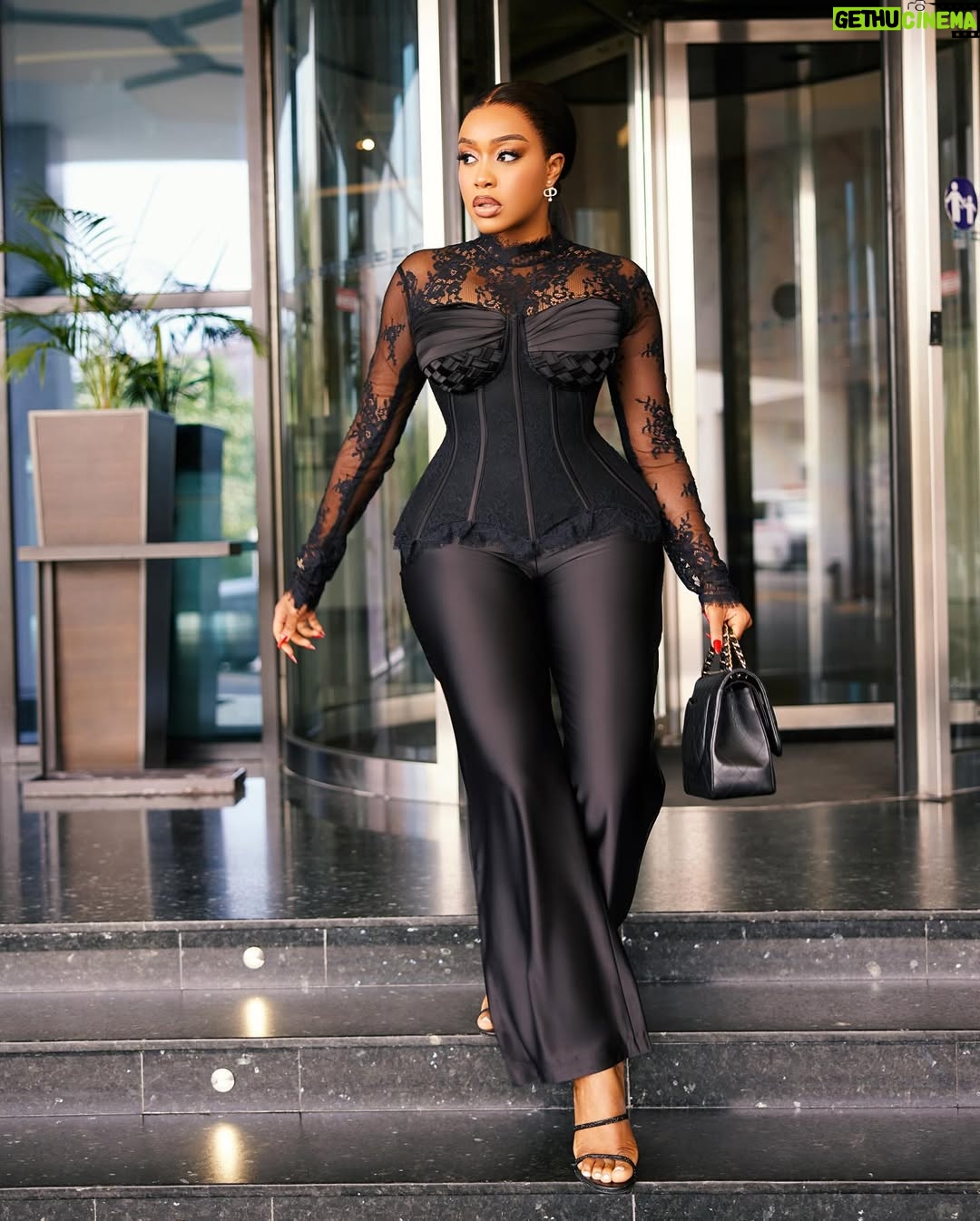 Uche Montana - 212.1K Likes - The Most reliable real estate company @adozillionhomes called & I answered !!!
Another successful realtors conference executedšš¼