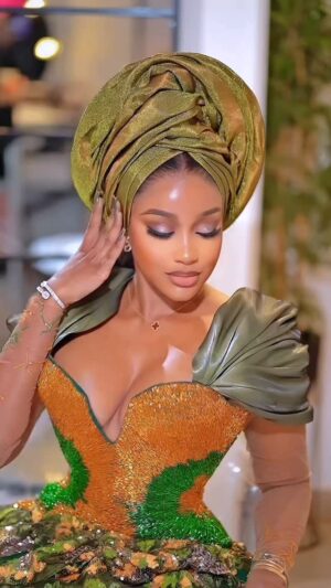 Uche Montana Instagram - ACHALUGO 👑
UM x Tbally 

Outfit @tolubally x @2207bytbally
💄 @bibyonce 
 👛 @newbottega 
👠 @maisonalaia

#jp2025