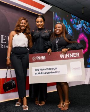Uche Montana Instagram - The Most reliable real estate company @adozillionhomes called & I answered !!!

Another successful realtors conference executed👏🏼