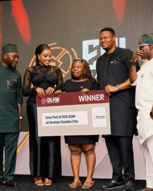 Uche Montana Instagram - The Most reliable real estate company @adozillionhomes called & I answered !!!

Another successful realtors conference executed👏🏼