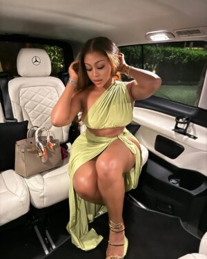 Uche Montana Instagram - Nights in Dubai 🌆
