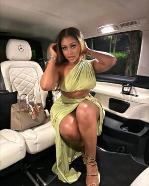 Uche Montana Instagram - Nights in Dubai 🌆
