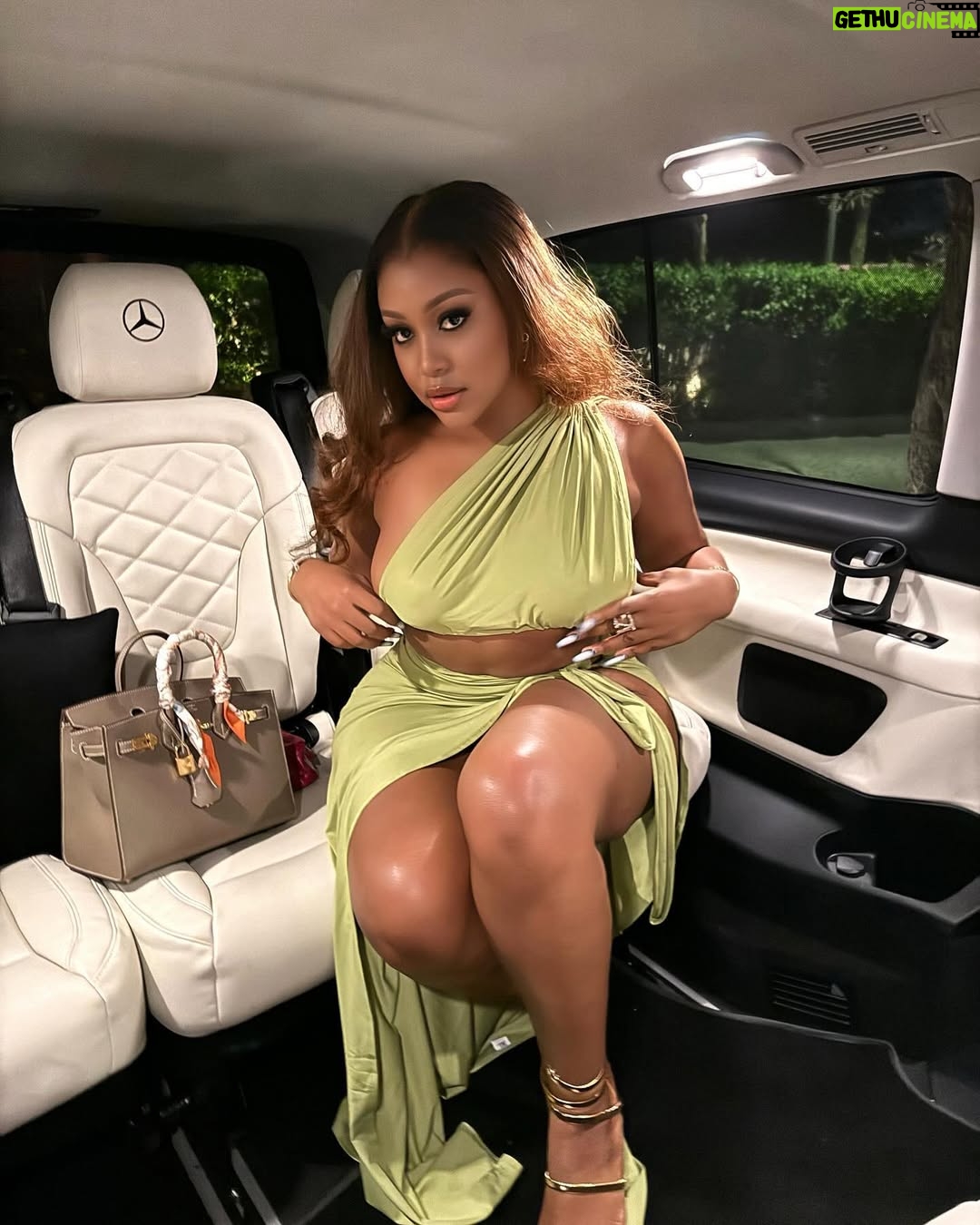Uche Montana - 277.6K Likes - Nights in Dubai š