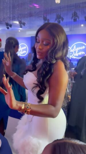 Uche Montana Instagram - It was such  an honor being present at the Launch of @cosmo_nigeria 
@gvs_cosmetics 

The love I received made it more special 🥰

My night in One minute .. I had so much fun ❤️