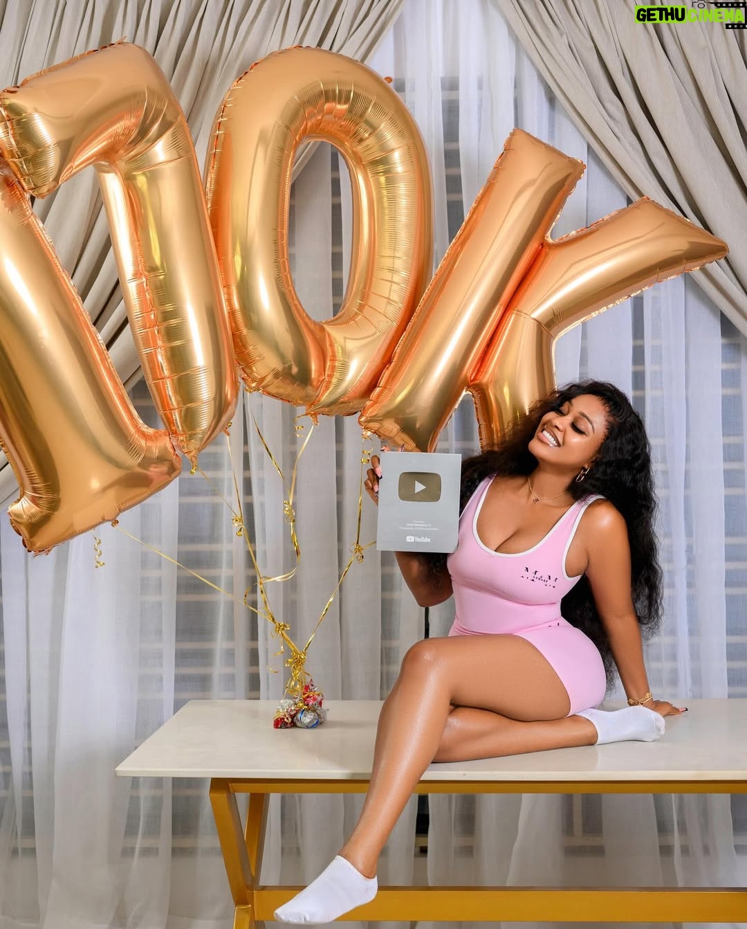 Uche Montana - 205.8K Likes - Celebrating every achievement! š„¹
Thank you God š
Thank you guys for rooting for this girl right hereā¤ļø
OutFit : @mnm_luxury