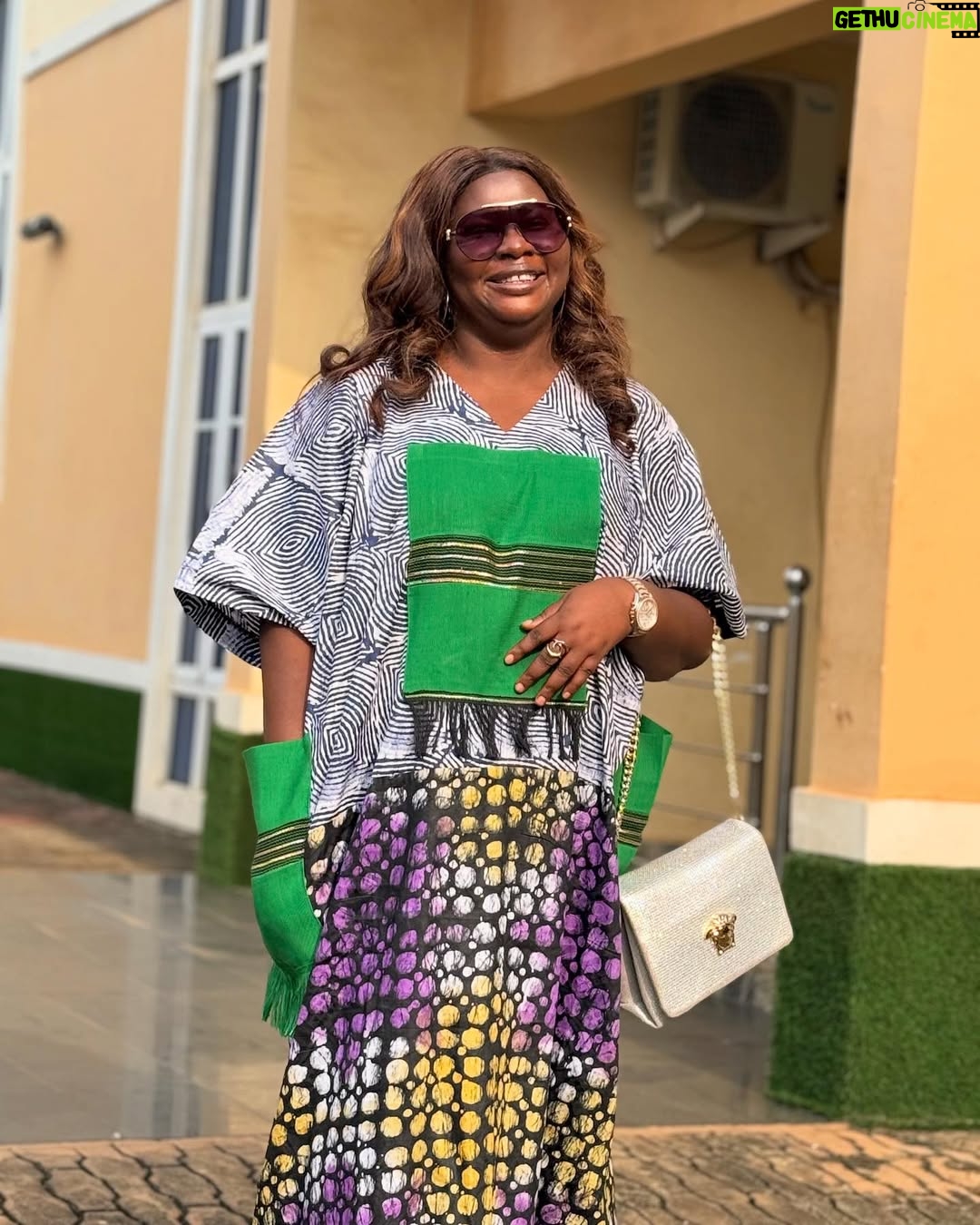Uche Nancy - 49.1K Likes - Favor! It surrounds me like a shield, And it will cover me from now until the day I meet my king !!
With my baby @obi.oluebube_c