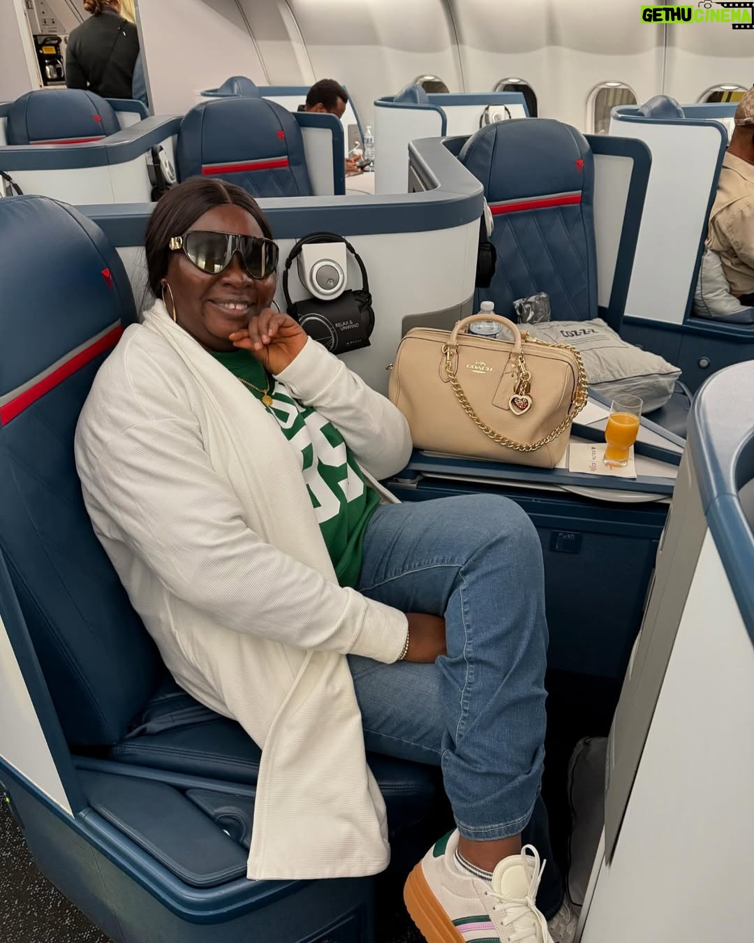 Uche Nancy - 17.5K Likes - HOME SWEET HOME 🙏🙏❤️
BACK TO WORK 🙏