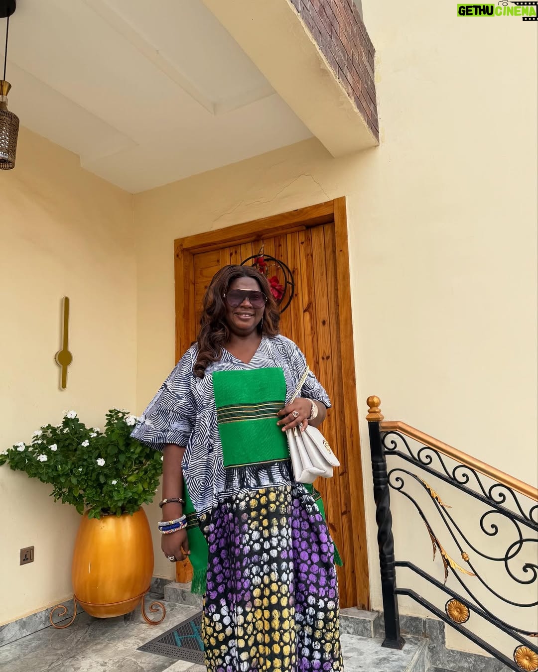 Uche Nancy - 49.1K Likes - Favor! It surrounds me like a shield, And it will cover me from now until the day I meet my king !!
With my baby @obi.oluebube_c