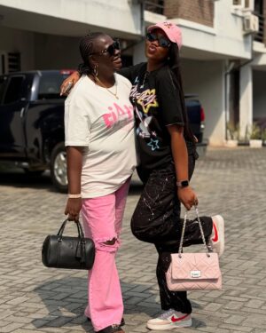 Uche Nancy Instagram - GOD PLEASE KEEP ON PROTECTING MY FAMILY 🙏🙏❤️💕 @chinenyennebe