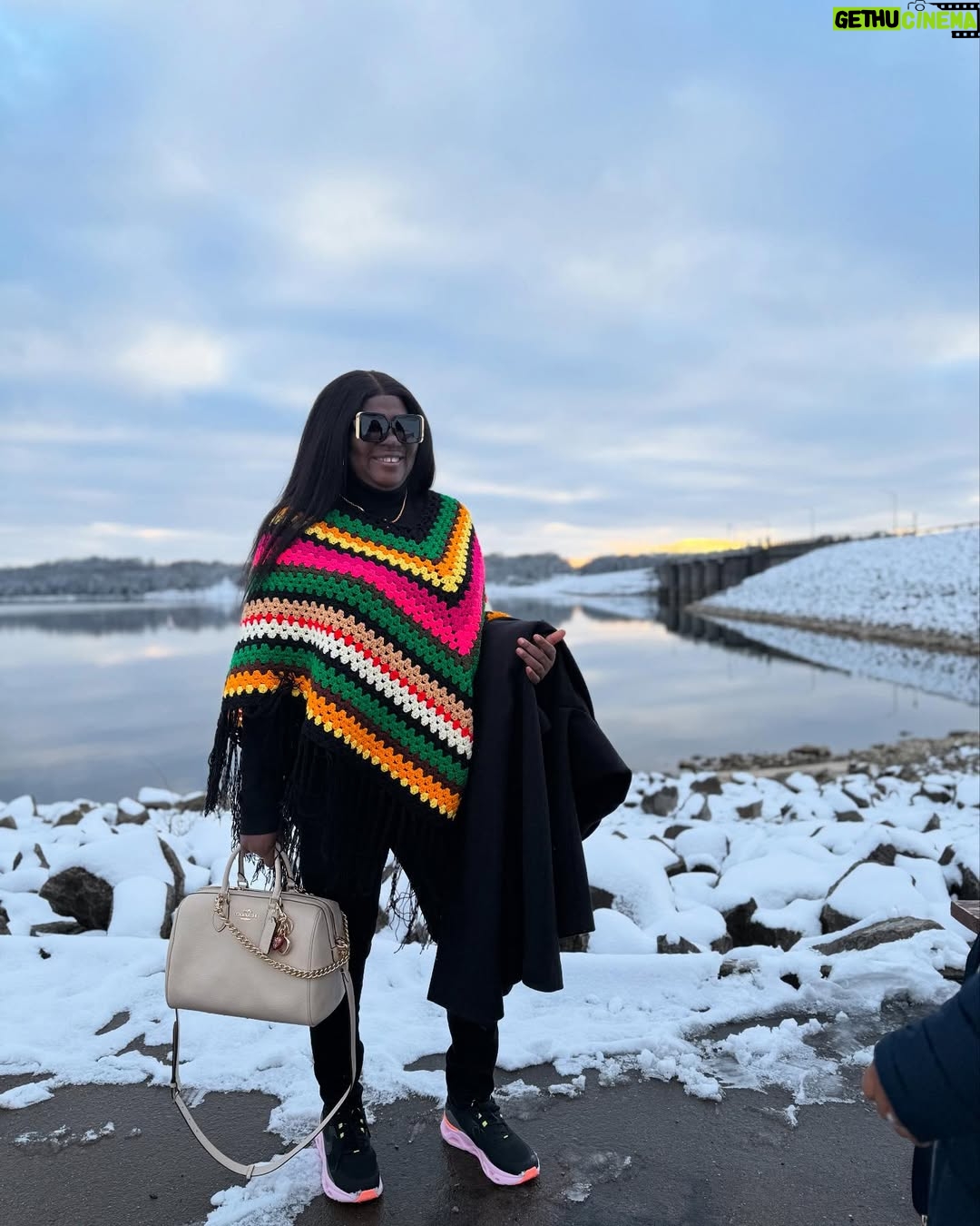 Uche Nancy - 25K Likes - HAPPINESS IS FREE 💕💕🙏✌️
Wool TOP @adaezeeluke @ada_abaya ❤️