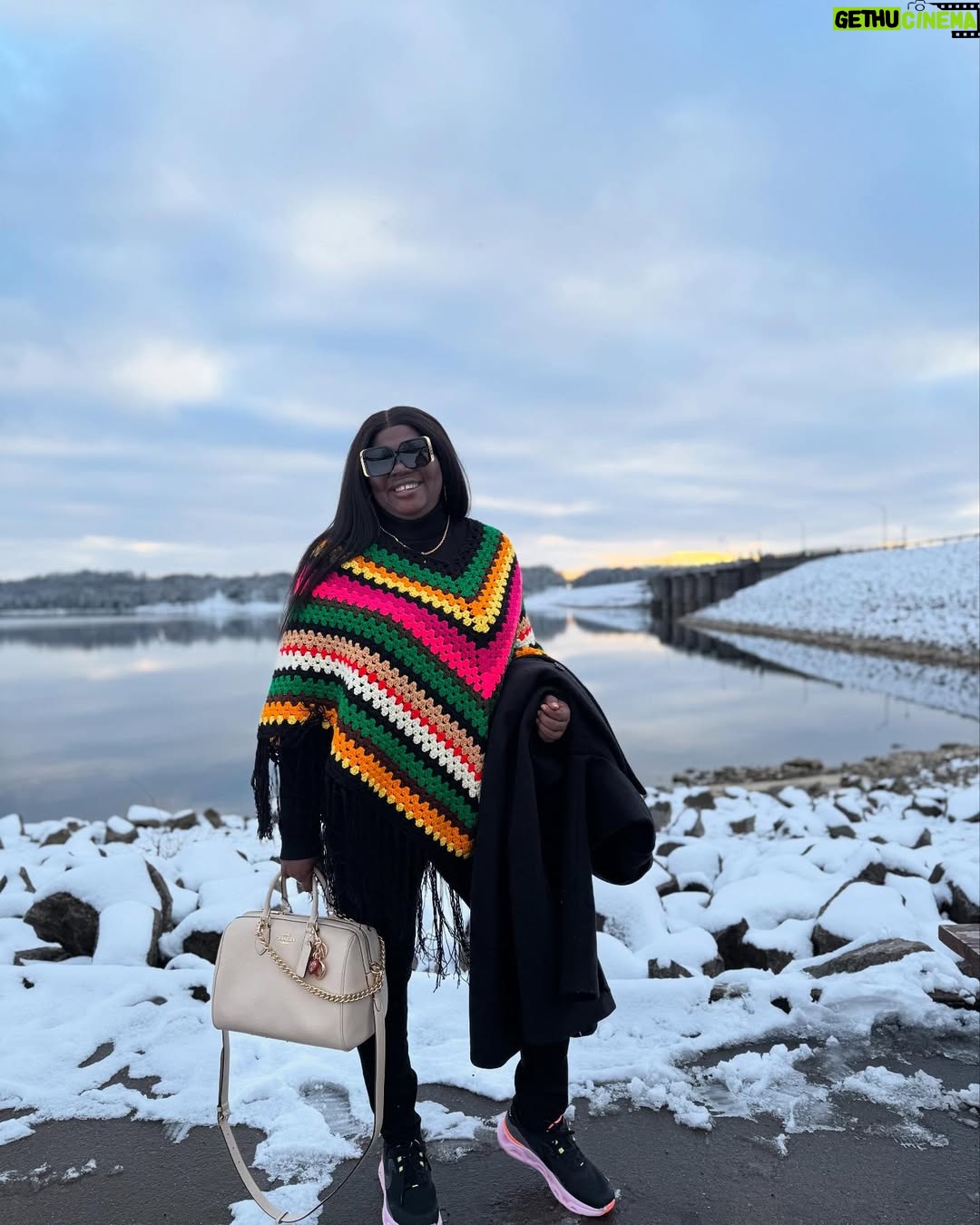 Uche Nancy - 25K Likes - HAPPINESS IS FREE 💕💕🙏✌️
Wool TOP @adaezeeluke @ada_abaya ❤️