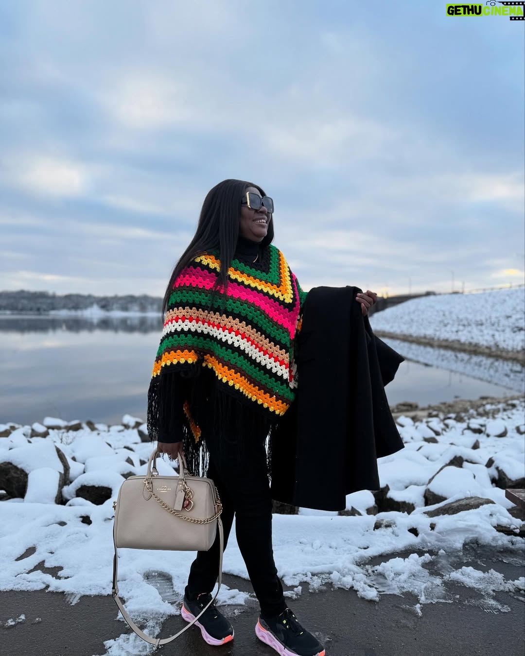 Uche Nancy - 25K Likes - HAPPINESS IS FREE 💕💕🙏✌️
Wool TOP @adaezeeluke @ada_abaya ❤️