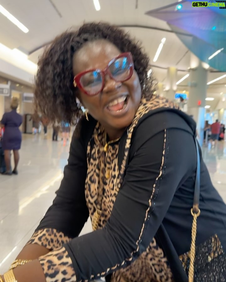 Uche Nancy - 38.5K Likes - After much stress in Nigeria, It’s good to be back 😁😁
Back to my grandma Duties @adaezeaurora
Grandma is here 💃💃