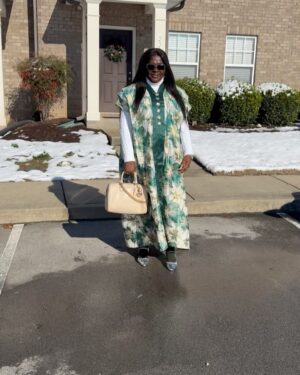 Uche Nancy Instagram - HAPPY  SECOND SUNDAY OF THE YEAR FROM ME TO YOU MY LOVELY FAMILY. TODAY SERVICE HERE IN TENNESSEE WITH MY BESTIE  @ugobekee  AT JESUS POWER TN IT WAS A GREAT SERVICE. MY BEAUTIFUL GOWN FROM @anitarogerz_