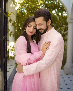 Uroosa Qureshi Instagram - Eid Mubarak 🤗🤗🤗
ALHAMDULILLAH 🙏🏻

📸 @weddings_by_moiz_alvi 
Location @getsettt 
Uroosa Dress @ripret.official 
Boys Dress @gemgarments PR @aniqaspr.official