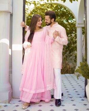 Uroosa Qureshi Instagram - Eid Mubarak 🤗🤗🤗
ALHAMDULILLAH 🙏🏻

📸 @weddings_by_moiz_alvi 
Location @getsettt 
Uroosa Dress @ripret.official 
Boys Dress @gemgarments PR @aniqaspr.official