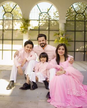 Uroosa Qureshi Instagram - Eid Mubarak 🤗🤗🤗
ALHAMDULILLAH 🙏🏻

📸 @weddings_by_moiz_alvi 
Location @getsettt 
Uroosa Dress @ripret.official 
Boys Dress @gemgarments PR @aniqaspr.official