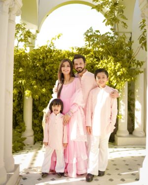 Uroosa Qureshi Instagram - Eid Mubarak 🤗🤗🤗
ALHAMDULILLAH 🙏🏻

📸 @weddings_by_moiz_alvi 
Location @getsettt 
Uroosa Dress @ripret.official 
Boys Dress @gemgarments PR @aniqaspr.official