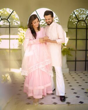 Uroosa Qureshi Instagram - Eid Mubarak 🤗🤗🤗
ALHAMDULILLAH 🙏🏻

📸 @weddings_by_moiz_alvi 
Location @getsettt 
Uroosa Dress @ripret.official 
Boys Dress @gemgarments PR @aniqaspr.official