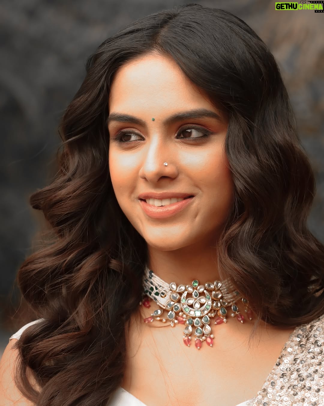 Vaidehi Nair - 2.4K Likes - Bindi, bangles, and all the feels.āØ
-
-
-
-
-
-
-
-
#vaidehiians #fyp #foryou #sandhya #featureme #trending #trend #saree #sareedrape