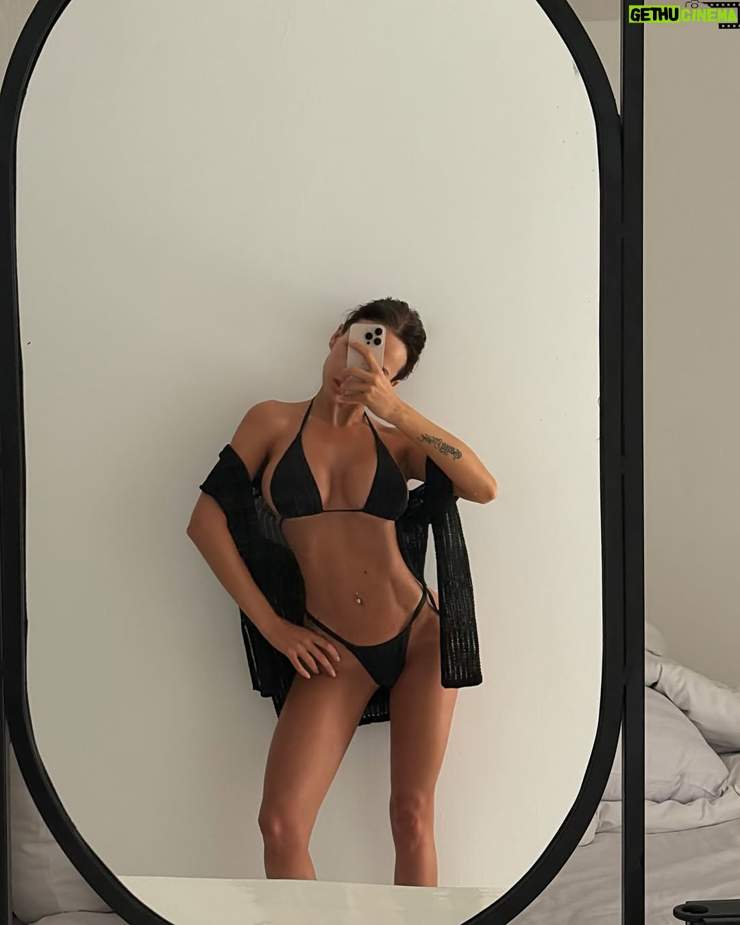 Valya Karnaval - 165.9K Likes - ♥️